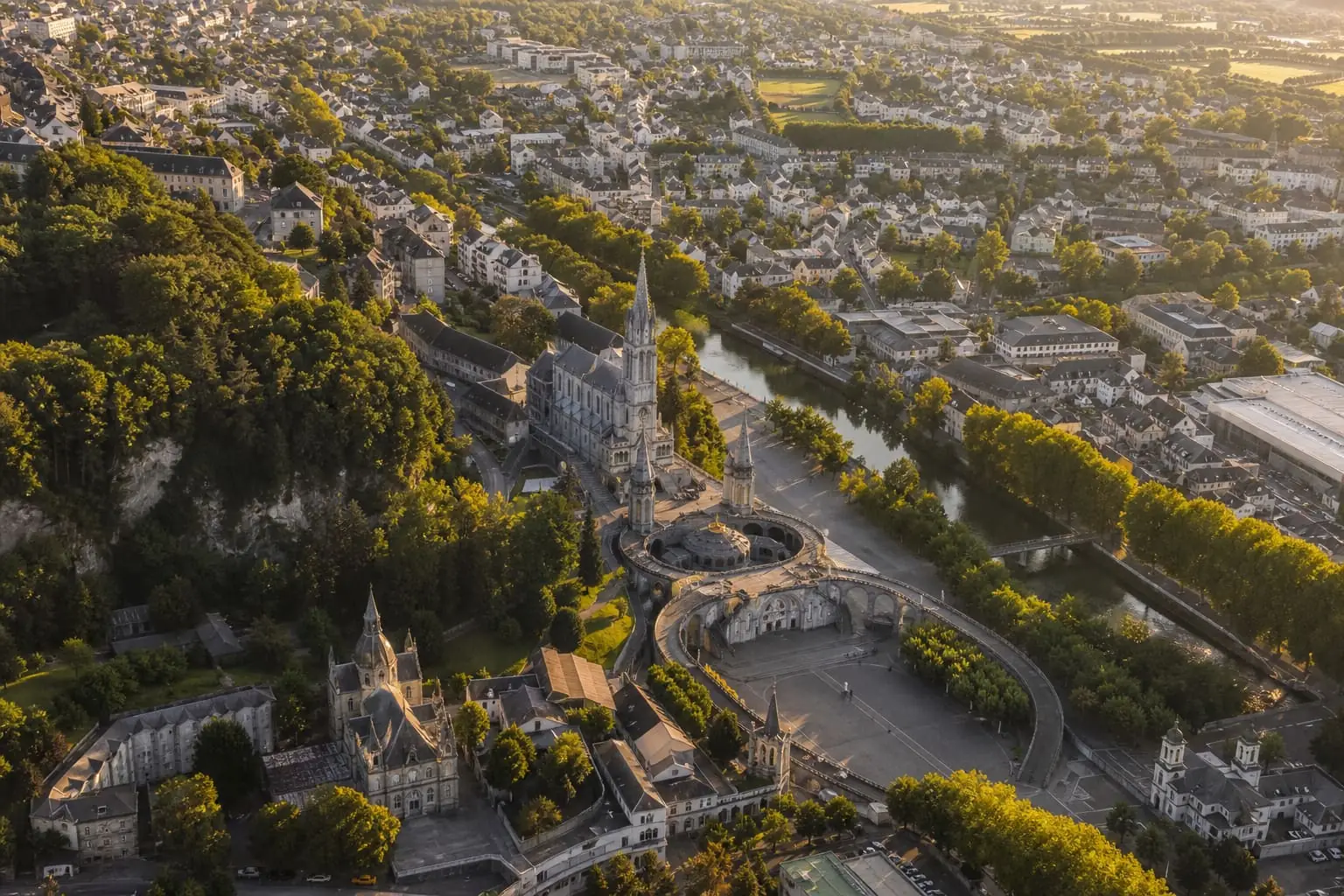 The Lourdes Sanctuary Domain: A Complete Map and Visitor Guide